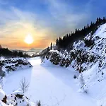 Sovanova W Gorach Sowich Z Tarasem I Widokiem