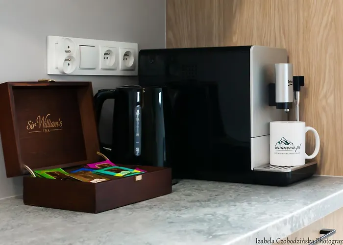 Sovanova W Gorach Sowich Z Tarasem I Widokiem *