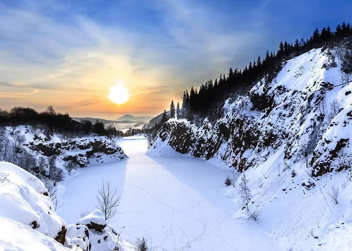 Sovanova W Gorach Sowich Z Tarasem I Widokiem